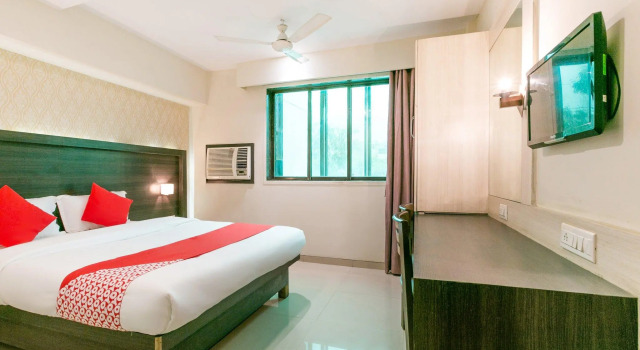 OYO 36215 Hotel Pearl Residency