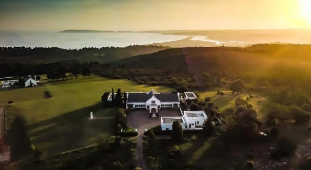 Вилла с видом на море Greenhill Farm Manor House Plettenberg Bay - Private House Sleeps 8