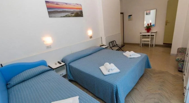 Hotel Tre Assi, Забронировать Отель Мирамаре Римини