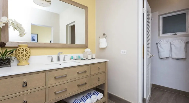 Номер Standard с балконом и с красивым видом из окна Oyster Bay Beach Resort