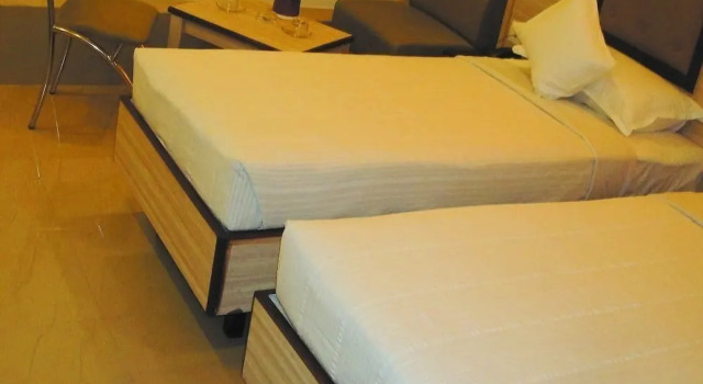Hotel Kadmaba Guestline, Varaa Hotelli Hotellit Bangalore pysäköinnillä, Pysäköinti