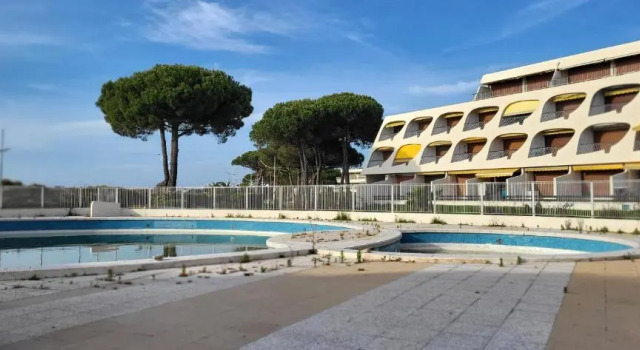 Апартаменты L'Escale Plage at the end of the Gardens Beach and the swimming pool