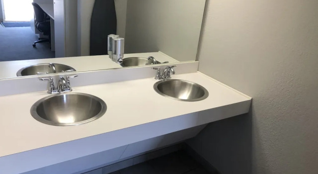 Четырёхместный номер Standard BestWay Inn Oklahoma City Airport