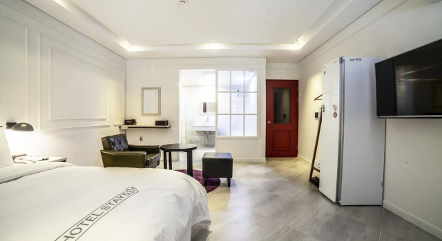 Hotel Stay 53
