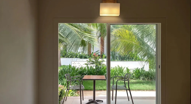 Двухместный номер Standard с балконом и с видом на сад Four Points by Sheraton Mahabalipuram Resort & Convention Center