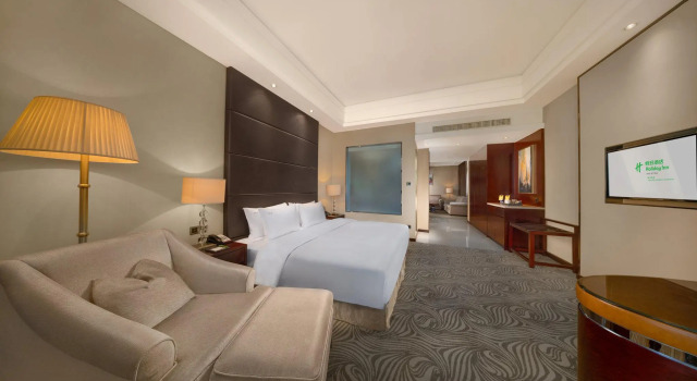 Полулюкс Holiday Inn Foshan Nanhai Central by IHG
