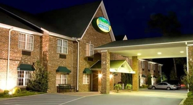 Mountain Inn & Suites