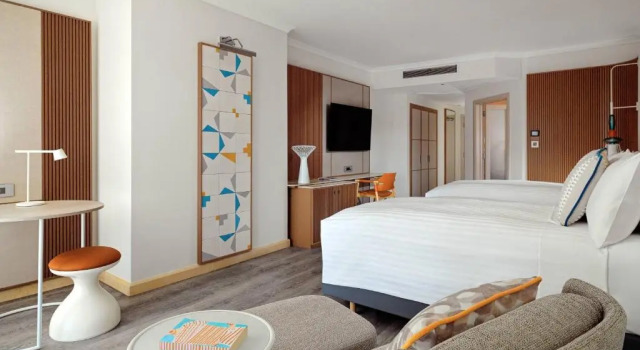 Четырёхместный номер Deluxe с балконом и с видом на море Malta Marriott Resort & Spa
