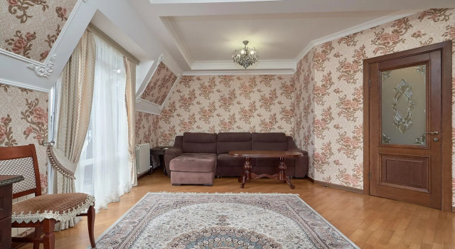 Апартаменты с 3 комнатами с балконом Green Apart (Грин Апарт) на улице Толбухина