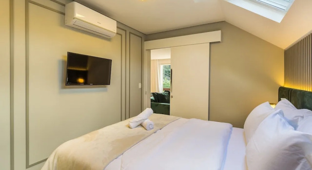 Апартаменты Apartment With 2 Bedrooms and Lake View Rla0201