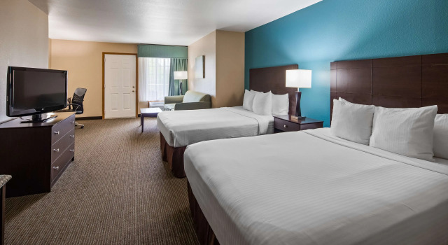 Четырёхместный номер Standard Best Western Galena Inn & Suites
