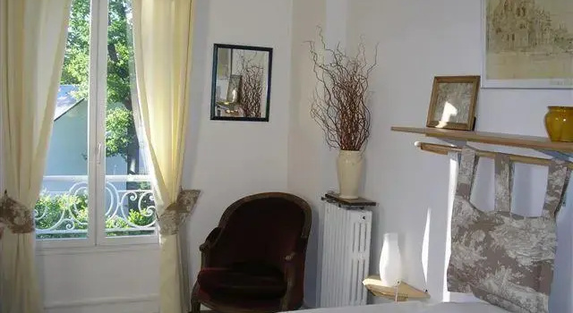 Chambres dHôtes Kerguivic, Забронировать Мини-отель Вокрессон Иль-де-Франс