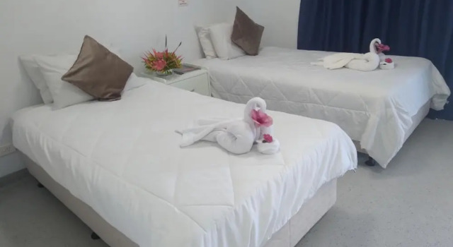 Crossroads Hotel Lae, Buchen Sie Hotel Lae 