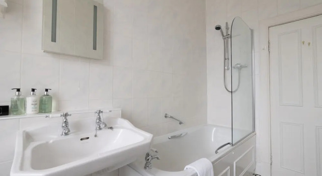 Номер Standard Grant Arms Hotel