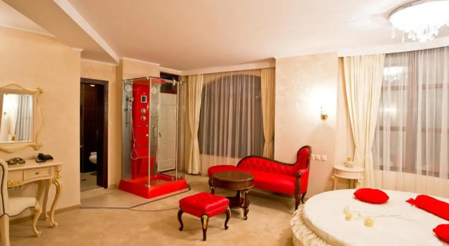 Полулюкс Deluxe Hotel Diamond