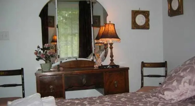 Dorchester House Bed & Breakfast, Varaa Hotelli Niagara Wine Region Ontario