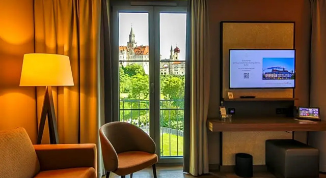 Номер Deluxe Karls Hotel