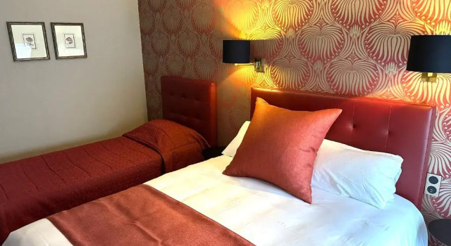Трёхместный номер Standard Churchill Hotel Bayeux Centre