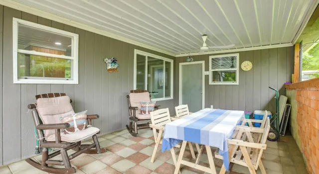 Коттедж 1 Mi to Burr Oak Lake: Home w/ Deck & Patio!