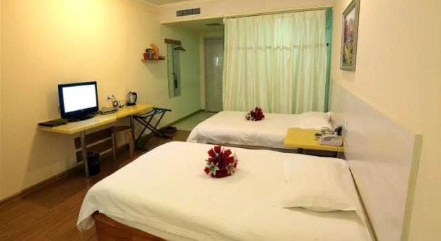 GreenTree Alliance Rizhao Yingbin Road Hotel, Book Hotel Hoteller i Rizhao med parkering, Parkering