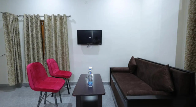Shiv Shakti Home stay, Rezervovat Lázně / Resort Rāiwāla Uttarakhand