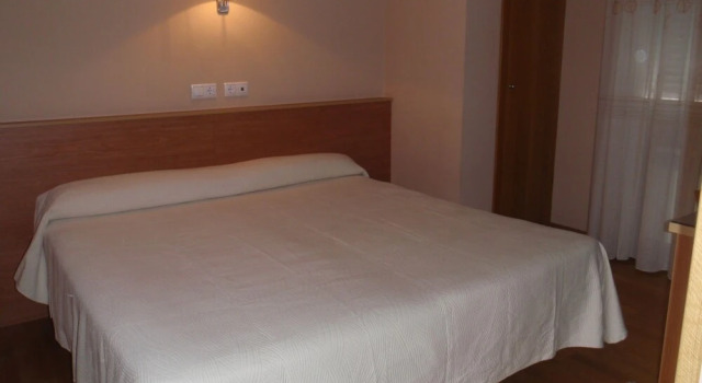 Hostal CC, Prenota Hotel Aranda de Duero 