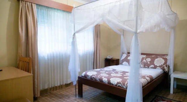 Двухместный номер Standard Royale Karen Hotel