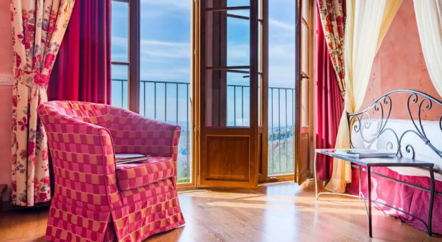 Полулюкс Отель Borgo di Cortefreda Relais