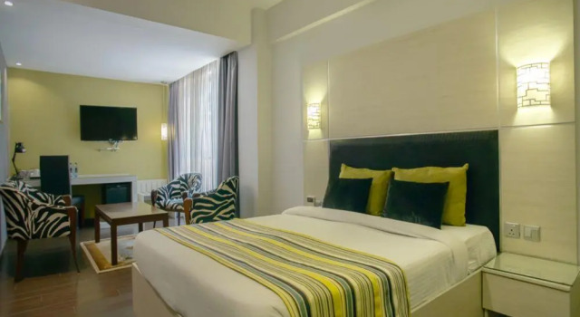 Люкс Executive Cloud Hotel & Suites