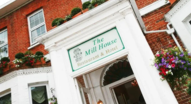 The Mill House, Reservar Hotel Reading Berkshire