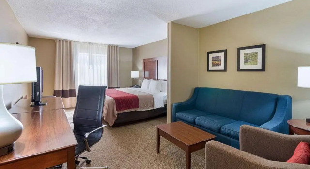 Двухместный люкс Comfort Inn Barboursville near Huntington Mall area