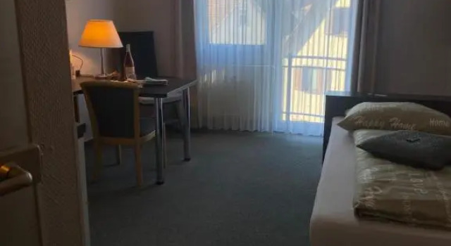 T24 - Ihr Appartement mit Charakter, Reserva ahora Apartamento Hoteles en Sindelfingen con aparcamiento, Aparcamiento