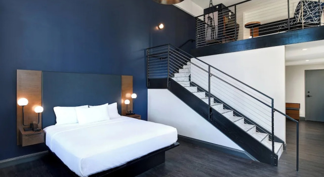 Люкс Courtyard by Marriott Cincinnati Downtown