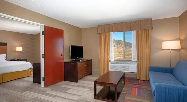 Люкс с 2 комнатами Holiday Inn Express Hotel & Suites Littleton by IHG