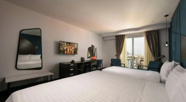 Семейный номер Standard с балконом и с видом на сад Azalea Parkview Hotel