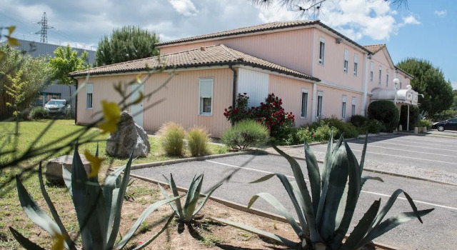 Quick Palace St Jean De Vedas, Varaa Hotelli Saint-Jean-de-Vedas Hérault