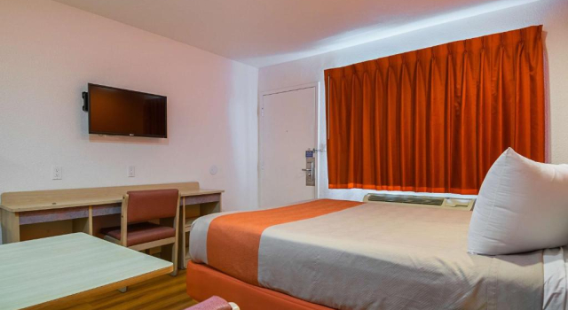 Двухместный номер Standard Motel 6 Lost Hills CA