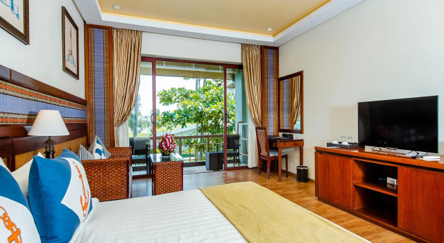 Двухместный номер Deluxe с балконом и с видом на сад Ngwe Saung Yacht Club & Resort