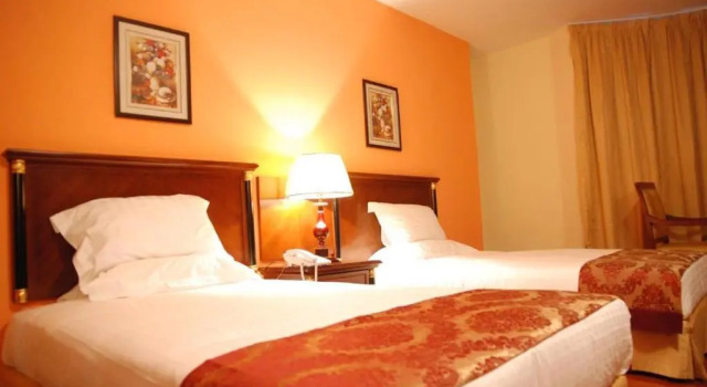 Трёхместный номер Standard с красивым видом из окна Churchill Addis Ababa Hotel