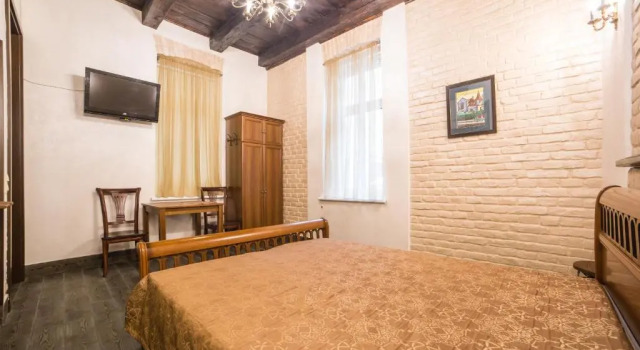 Apartments on Valova 16, on Market Square, Забронировать Апартаменты/квартира Отели Львова с парковкой, рядом с Дворец Дедушицких, Парковка