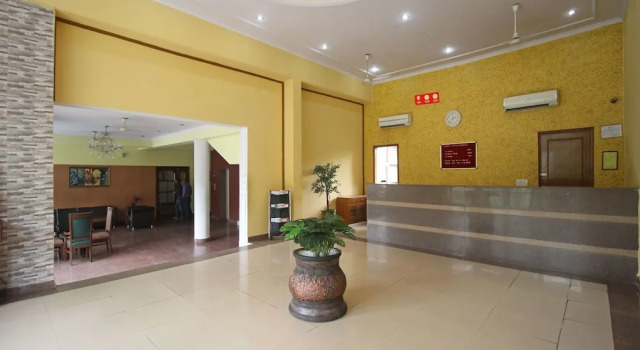 OYO 6977 Hotel Clarks, Book Hotel Baddi North Zone