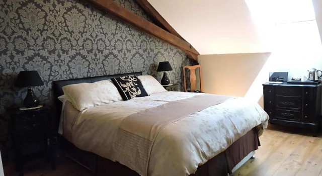 The Alpaca B&B, Book Bed and Breakfast Hotels in Vergnelibert with a Pool, Swimming Pool