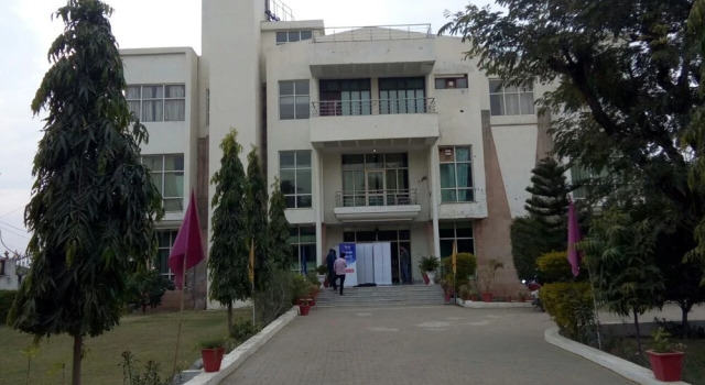 Antariksh Hotel & Resorts, Rezervovat Hotel Neem Ka Thana Rajasthan