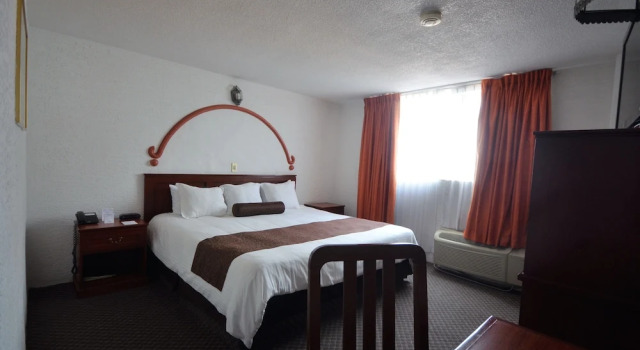 Двухместный номер Standard Howard Johnson by Wyndham Morelia Calle Real