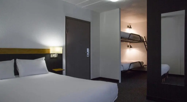 Четырёхместный номер Standard Greet Hotel Limoges Nord
