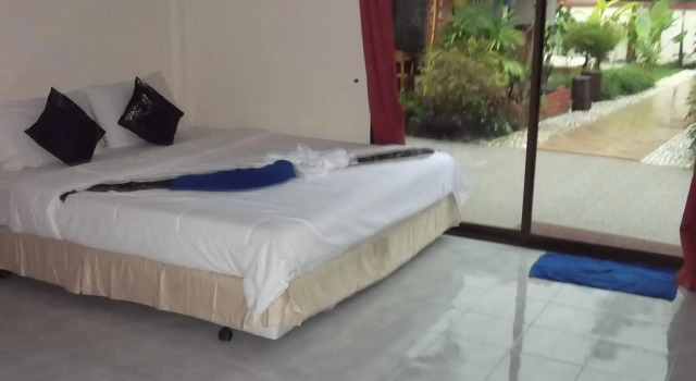 24/7 Hotel