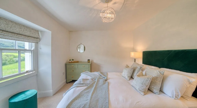Коттедж Deluxe Hollins House