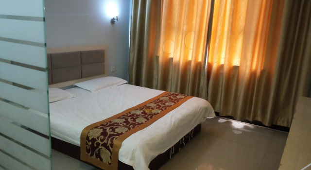 Carat 99 Express Hotel, Prenota Hotel Kuytun Xinjiang