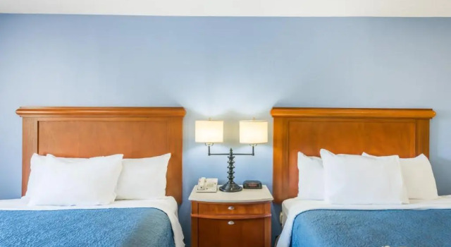 Aderi Hotel Near Casino, Rezerwuj Hotel Hotele w New England z basenem, Basen