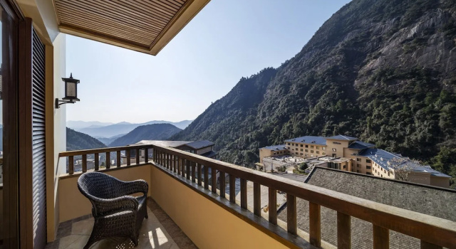 Двухместный номер Standard с балконом Hilton Sanqingshan Resort